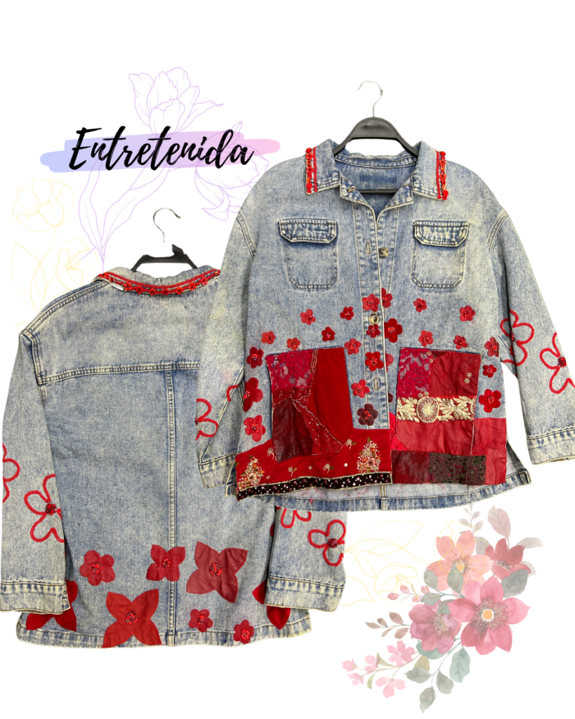 Chaqueta de Mezclilla Patchwork Floral Roja Talla L – Pieza Única